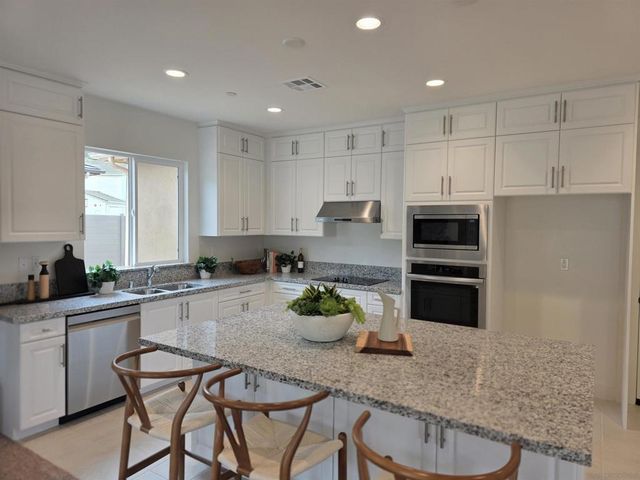 3140 Smith Place, Escondido, CA 92027