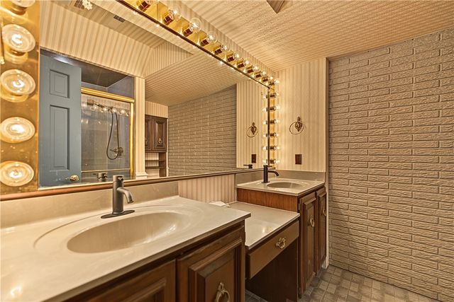 1415 Clear Creek Drive, Springdale, AR 72764