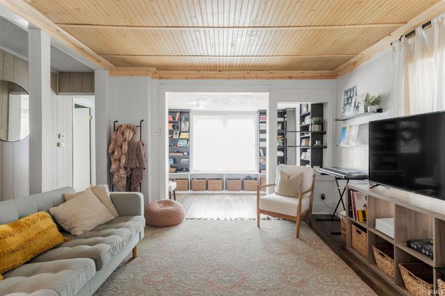 940 S 34Th Street, South Bend, IN 46615