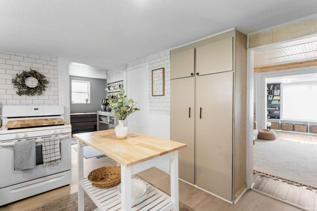 940 S 34Th Street, South Bend, IN 46615