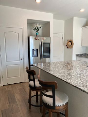 3048 Stones Ln, Stockton, CA 95212