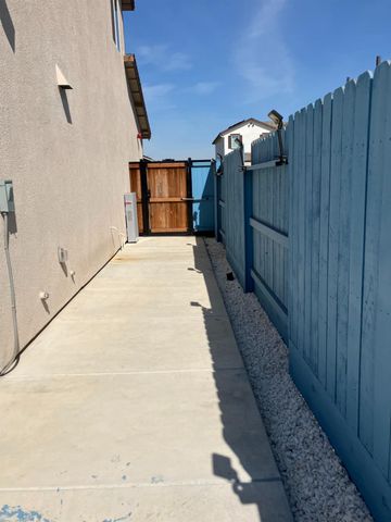 3048 Stones Ln, Stockton, CA 95212