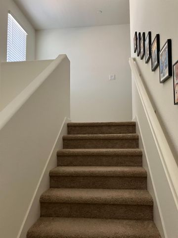 3048 Stones Ln, Stockton, CA 95212