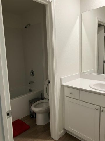 3048 Stones Ln, Stockton, CA 95212