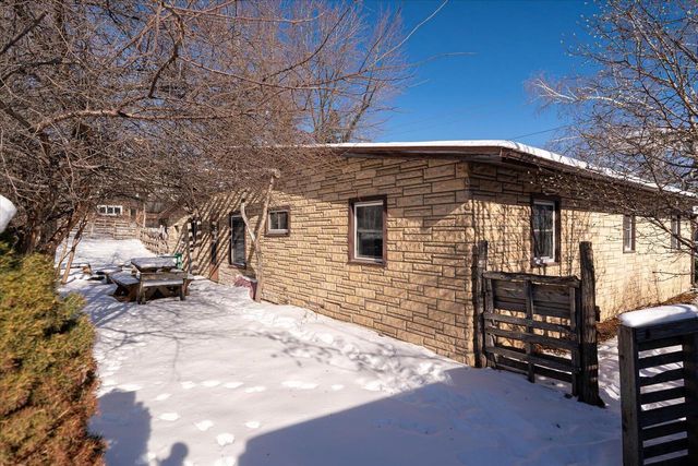 414 S East AVENUE, Viroqua, WI 54665