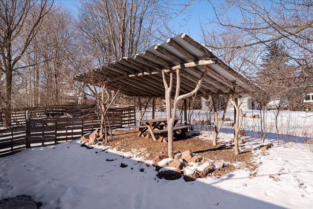 414 S East AVENUE, Viroqua, WI 54665