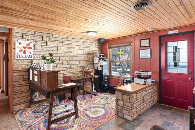 414 S East AVENUE, Viroqua, WI 54665