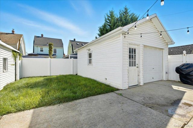 88-37 249th Street, Bellerose, NY 11426