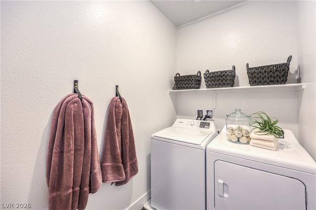 844 Kassie Lake Way, North Las Vegas, NV 89084