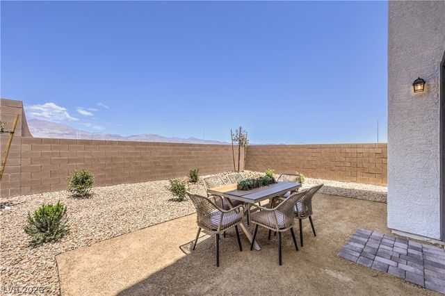 844 Kassie Lake Way, North Las Vegas, NV 89084