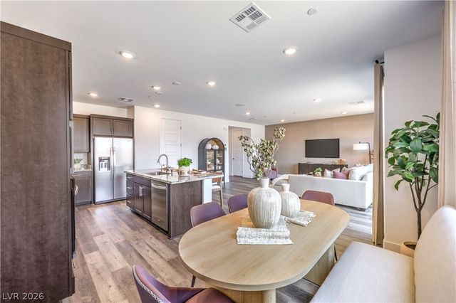 844 Kassie Lake Way, North Las Vegas, NV 89084