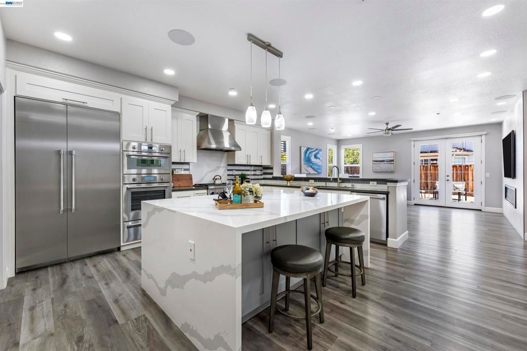 Image 16 of property listing at 37160 Aleppo Dr, Newark, CA 94560