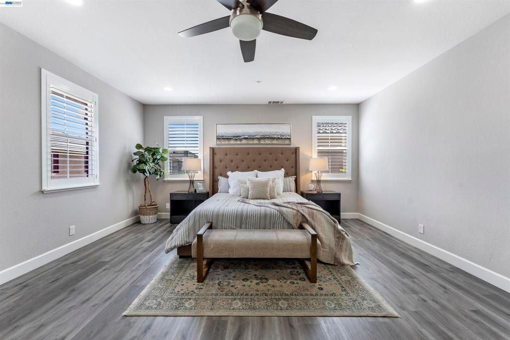 Image 27 of property listing at 37160 Aleppo Dr, Newark, CA 94560
