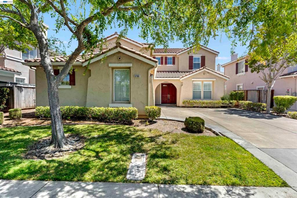 Image 4 of property listing at 37160 Aleppo Dr, Newark, CA 94560