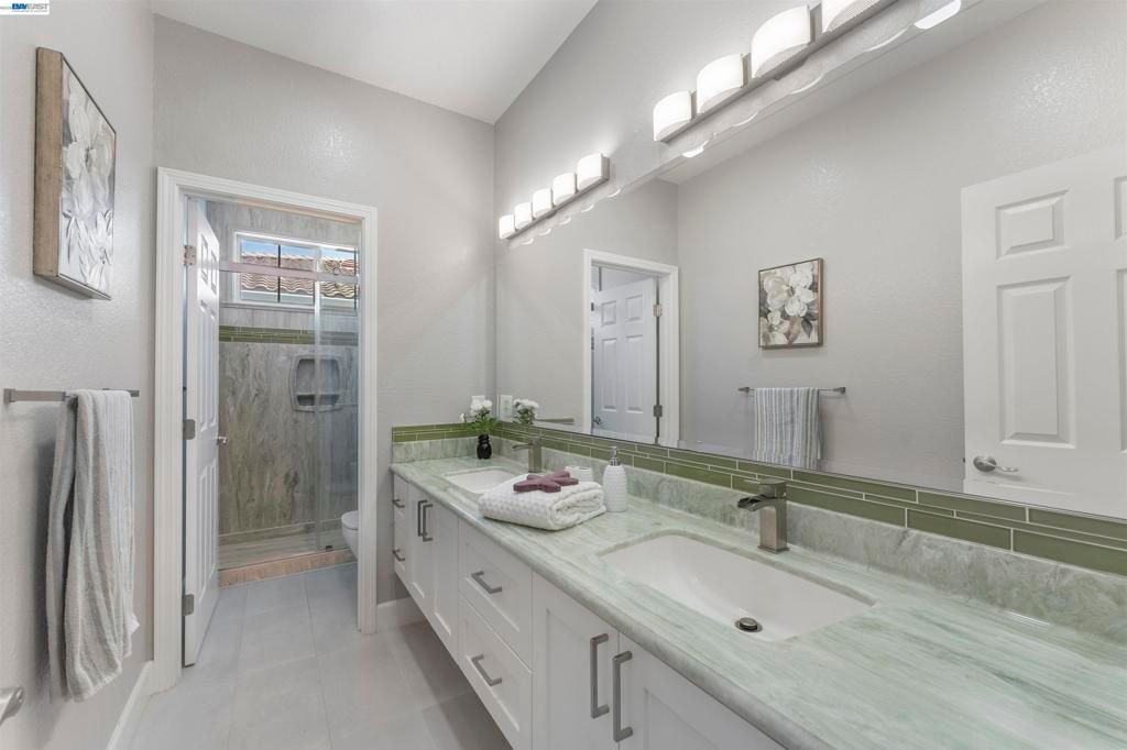 Image 41 of property listing at 37160 Aleppo Dr, Newark, CA 94560