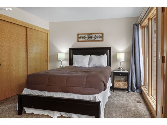 17926 PLAYOFF Ln, Sunriver, OR 97707