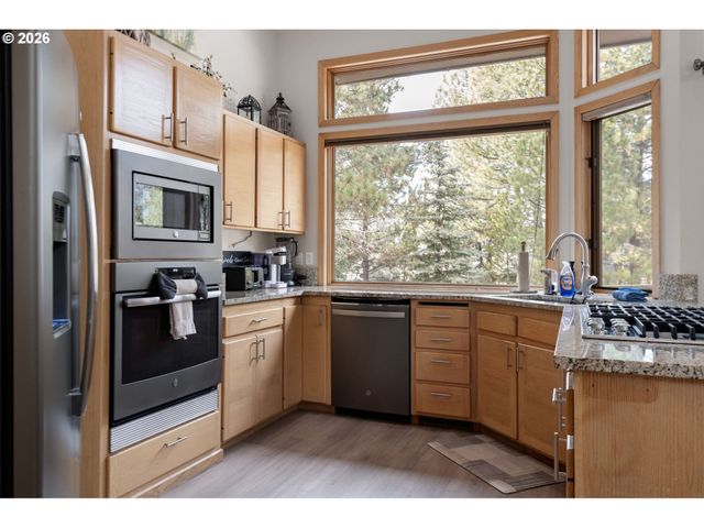 17926 PLAYOFF Ln, Sunriver, OR 97707