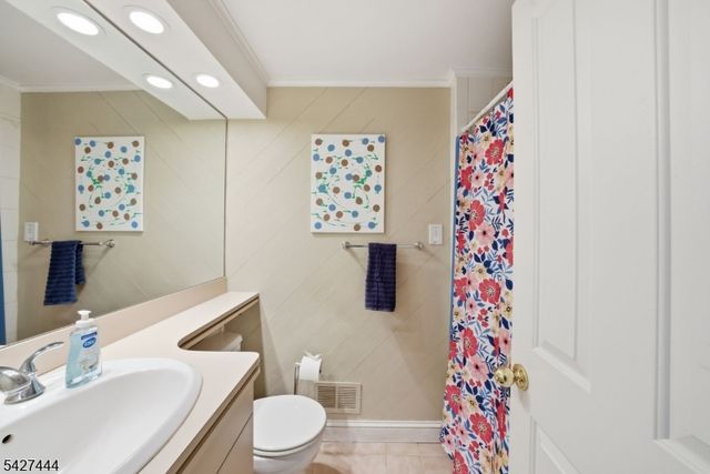 156 Kingsland Rd, Boonton Twp., NJ 07005