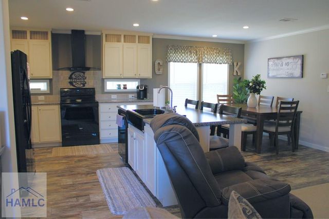 876 Hires Road, Jesup, GA 31545