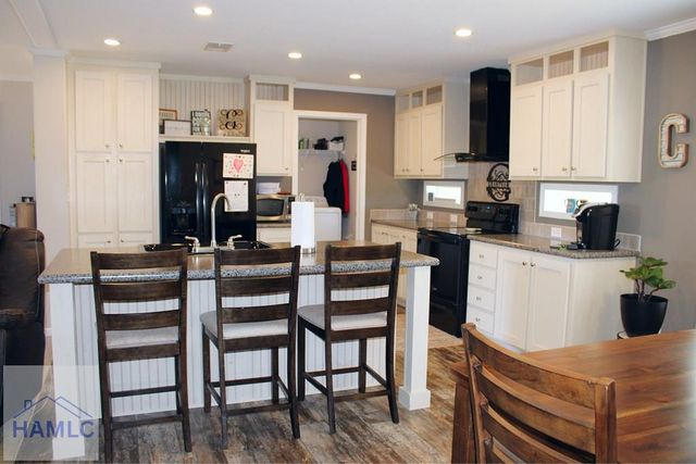 876 Hires Road, Jesup, GA 31545