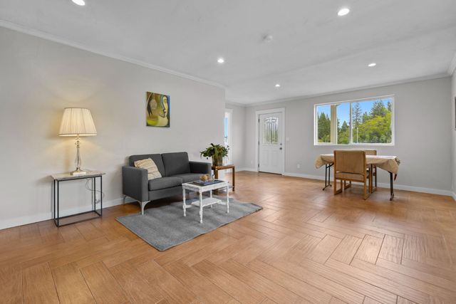 214 N Main St, Colfax, CA 95713