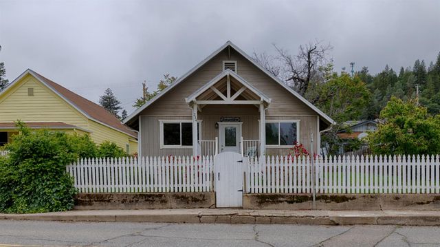 214 N Main St, Colfax, CA 95713