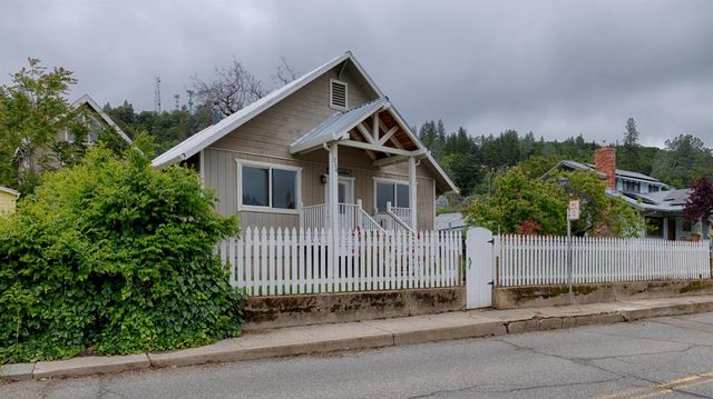 214 N Main St, Colfax, CA 95713