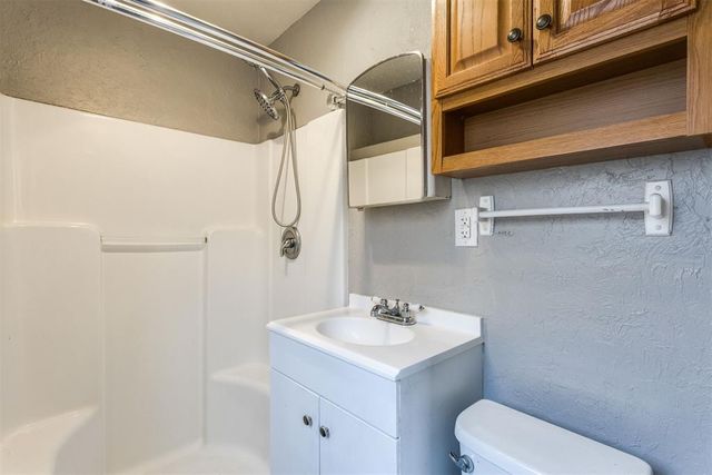 605 Lions Park Place, Oklahoma City, OK 73110