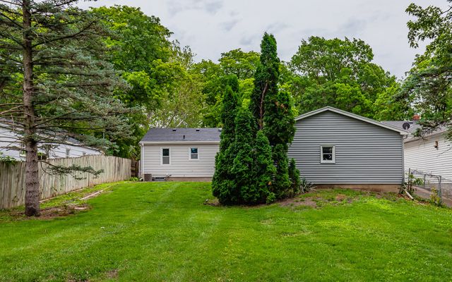1218 68th Street, Windsor Heights, IA 50324