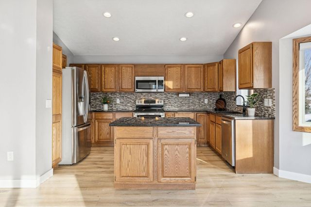 9524 208th Street W, Lakeville, MN 55044