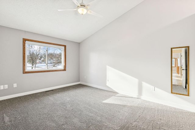 9524 208th Street W, Lakeville, MN 55044