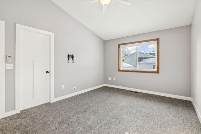 9524 208th Street W, Lakeville, MN 55044