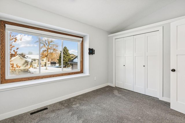 9524 208th Street W, Lakeville, MN 55044