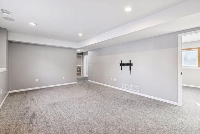 9524 208th Street W, Lakeville, MN 55044