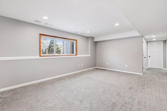 9524 208th Street W, Lakeville, MN 55044