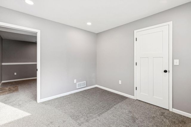 9524 208th Street W, Lakeville, MN 55044