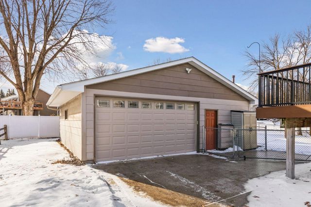 9524 208th Street W, Lakeville, MN 55044