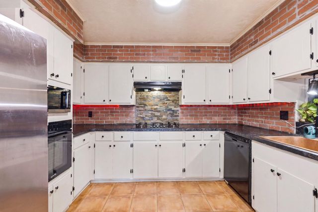 2216 Peach Lane, Pasadena, TX 77502