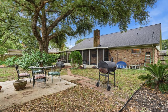 2216 Peach Lane, Pasadena, TX 77502