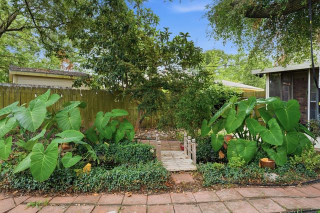 2216 Peach Lane, Pasadena, TX 77502