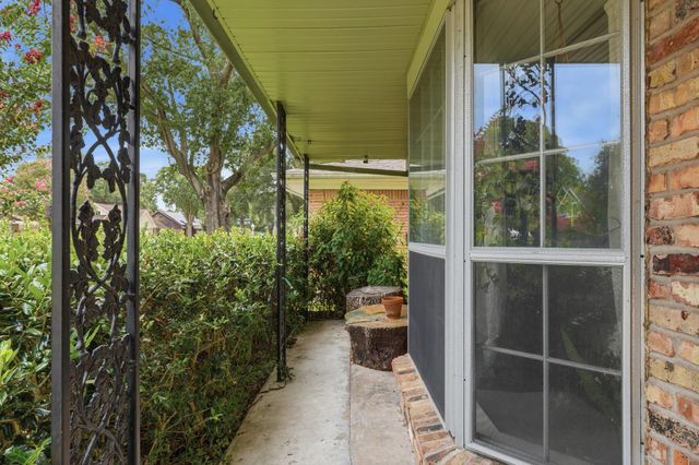 2216 Peach Lane, Pasadena, TX 77502