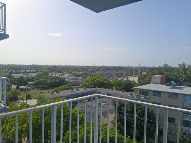 1470 NE 125th Ter 812, North Miami, FL 33161