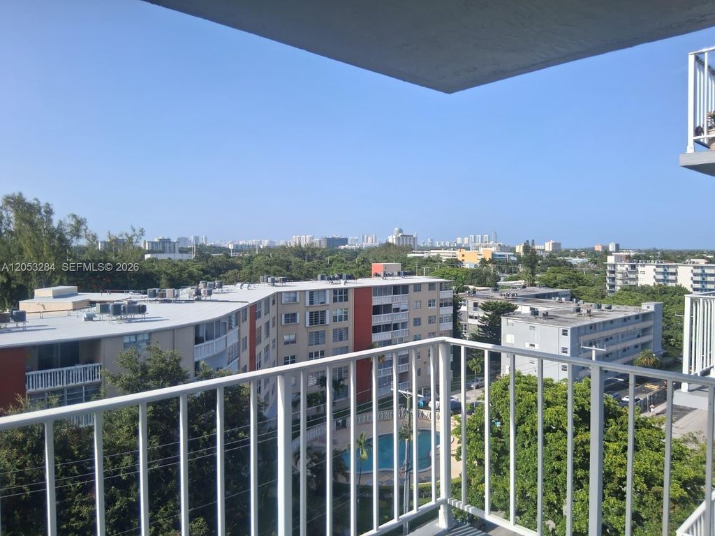 1470 NE 125th Ter 812, North Miami, FL 33161