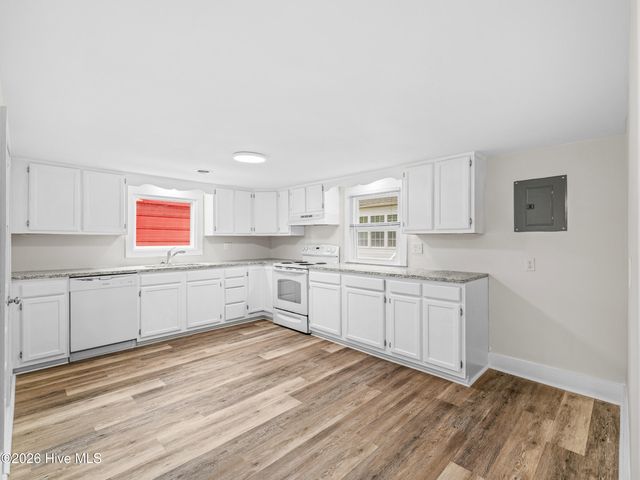 215 Richlands Avenue, Jacksonville, NC 28540