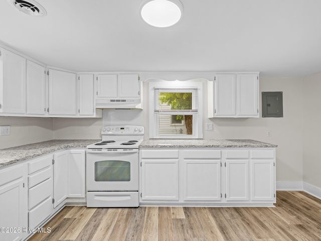 215 Richlands Avenue, Jacksonville, NC 28540