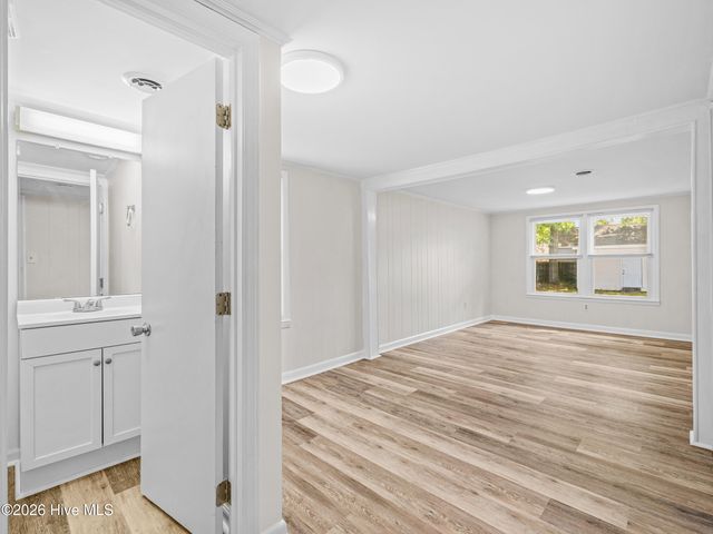 215 Richlands Avenue, Jacksonville, NC 28540