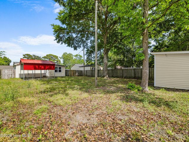 215 Richlands Avenue, Jacksonville, NC 28540