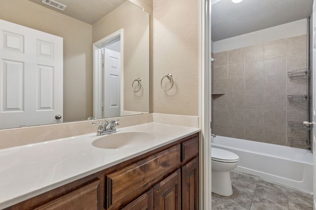 721 Date Court, Burleson, TX 76028