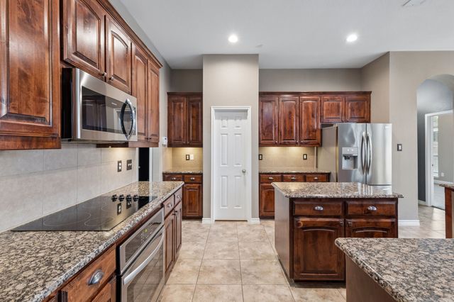 721 Date Court, Burleson, TX 76028