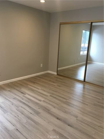 700 W La Veta Avenue G8, Orange, CA 92868